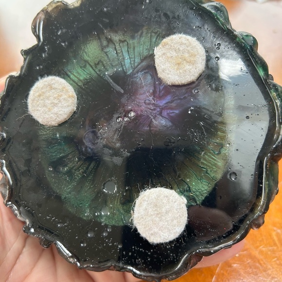 Resin skull ashtray- 5” by 2” , outside has skulls imbedded in resin- new - Picture 7 of 7